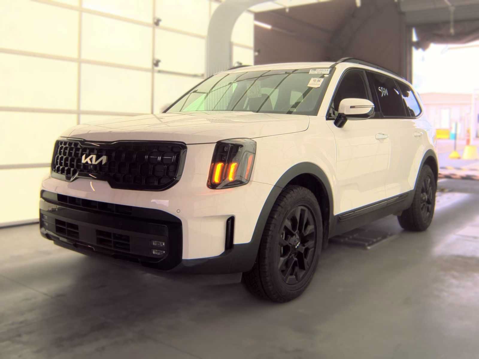 Used 2024 Kia Telluride SX Prestige X-Pro AWD/4WD image 5