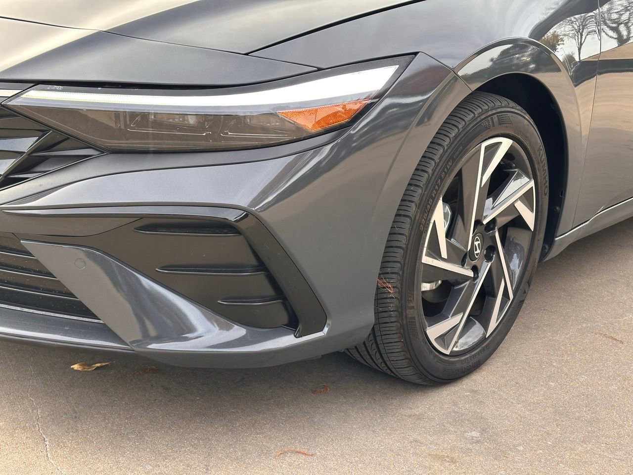 Certified 2024 Hyundai Elantra Limited image 9