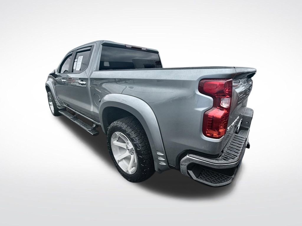 Used 2024 Chevrolet Silverado 1500 LT AWD/4WD image 7