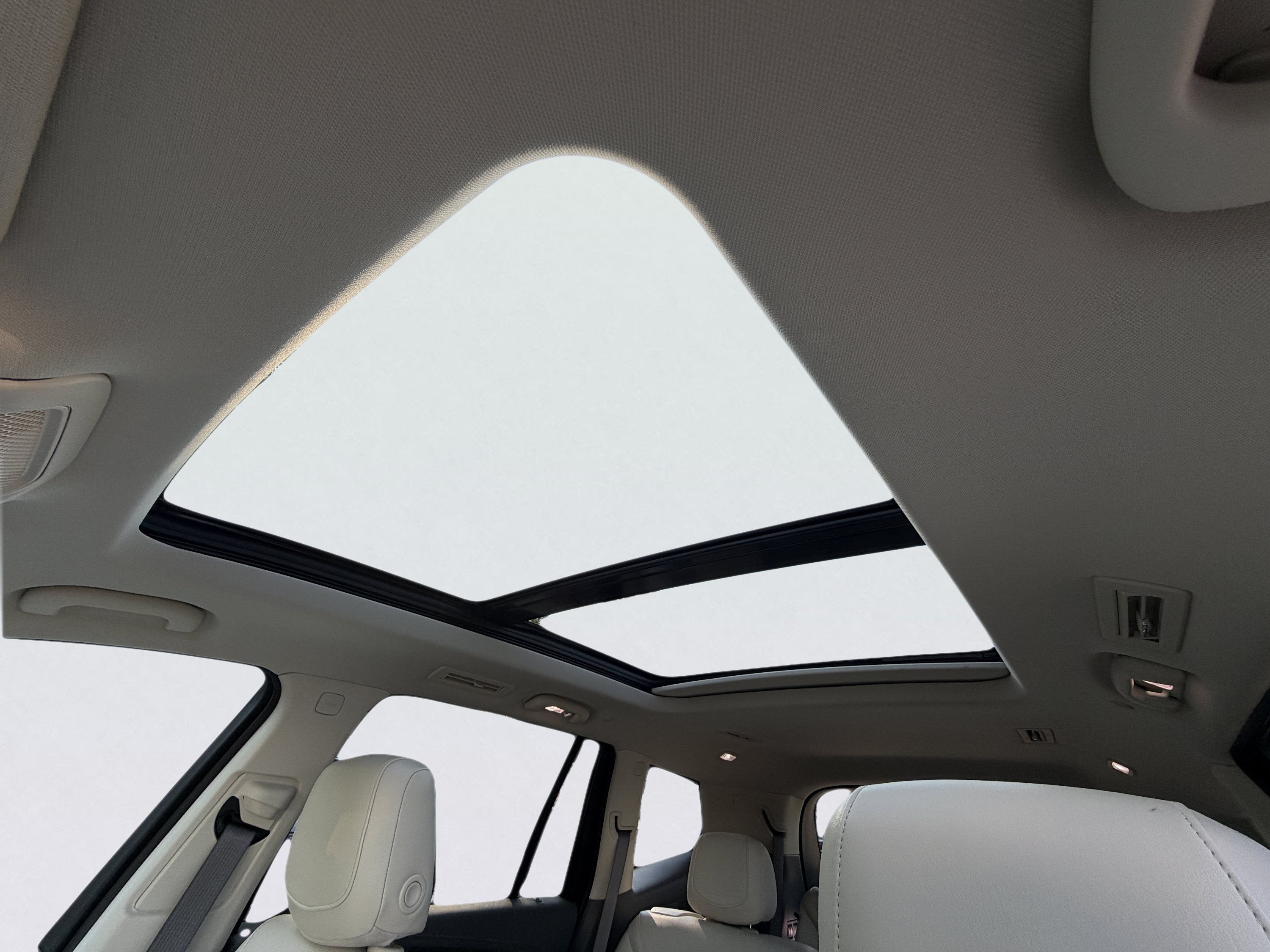 Used 2024 Cadillac XT6 Premium Luxury w/ LPO, Floor Liner Package AWD/4WD image 6
