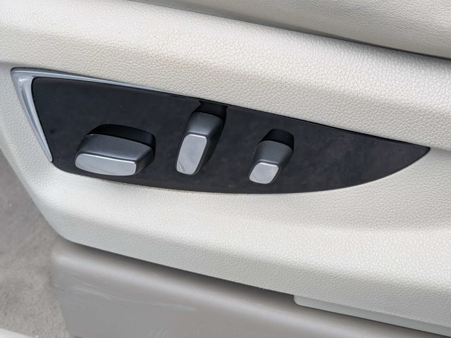 Certified 2018 Cadillac Escalade ESV Luxury RWD image 23