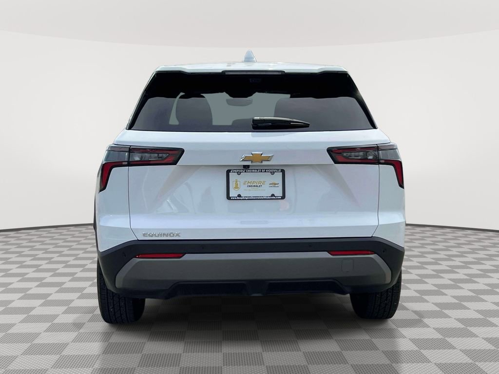 Used 2026 Chevrolet Equinox LT w/ Safety and Technology Package FWD image 5