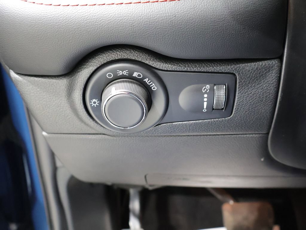 Used 2025 Dodge Durango GT AWD/4WD image 31