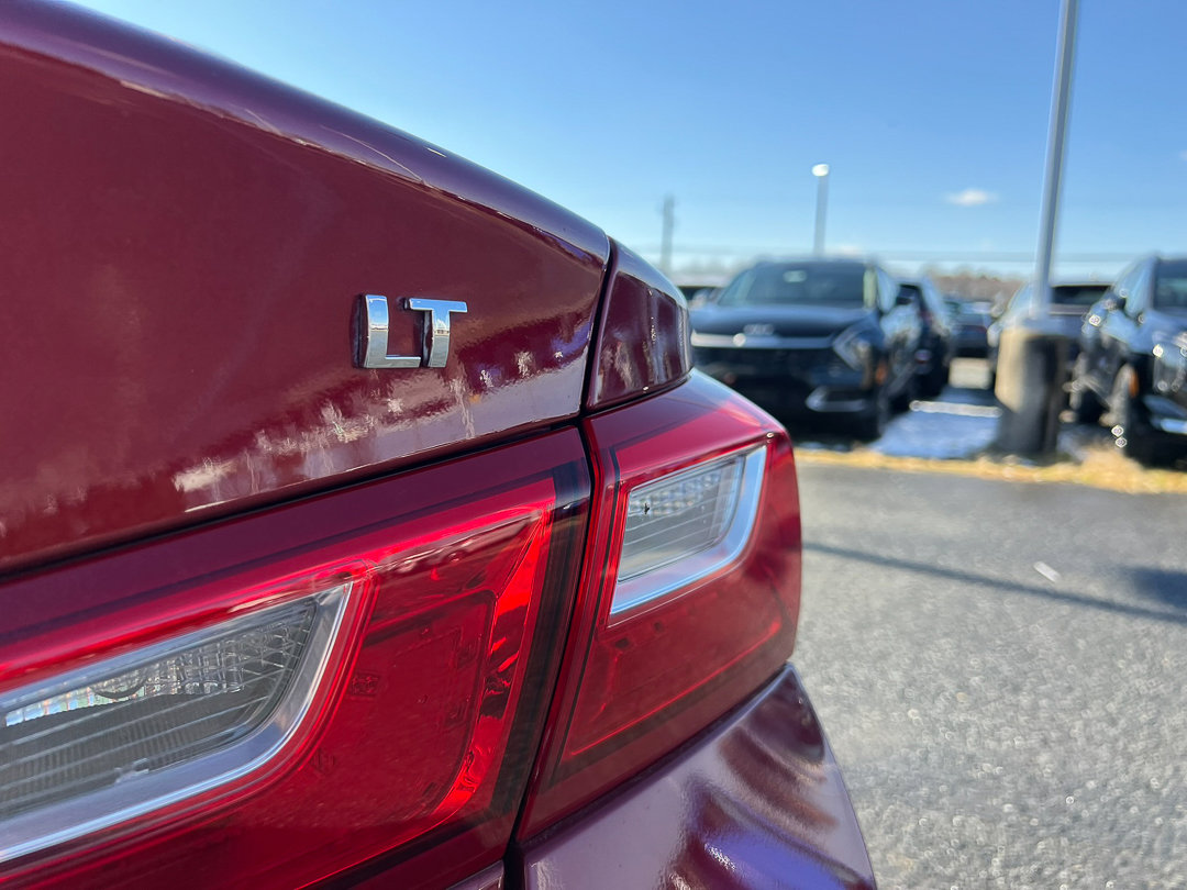 Used 2018 Chevrolet Malibu LT image 5