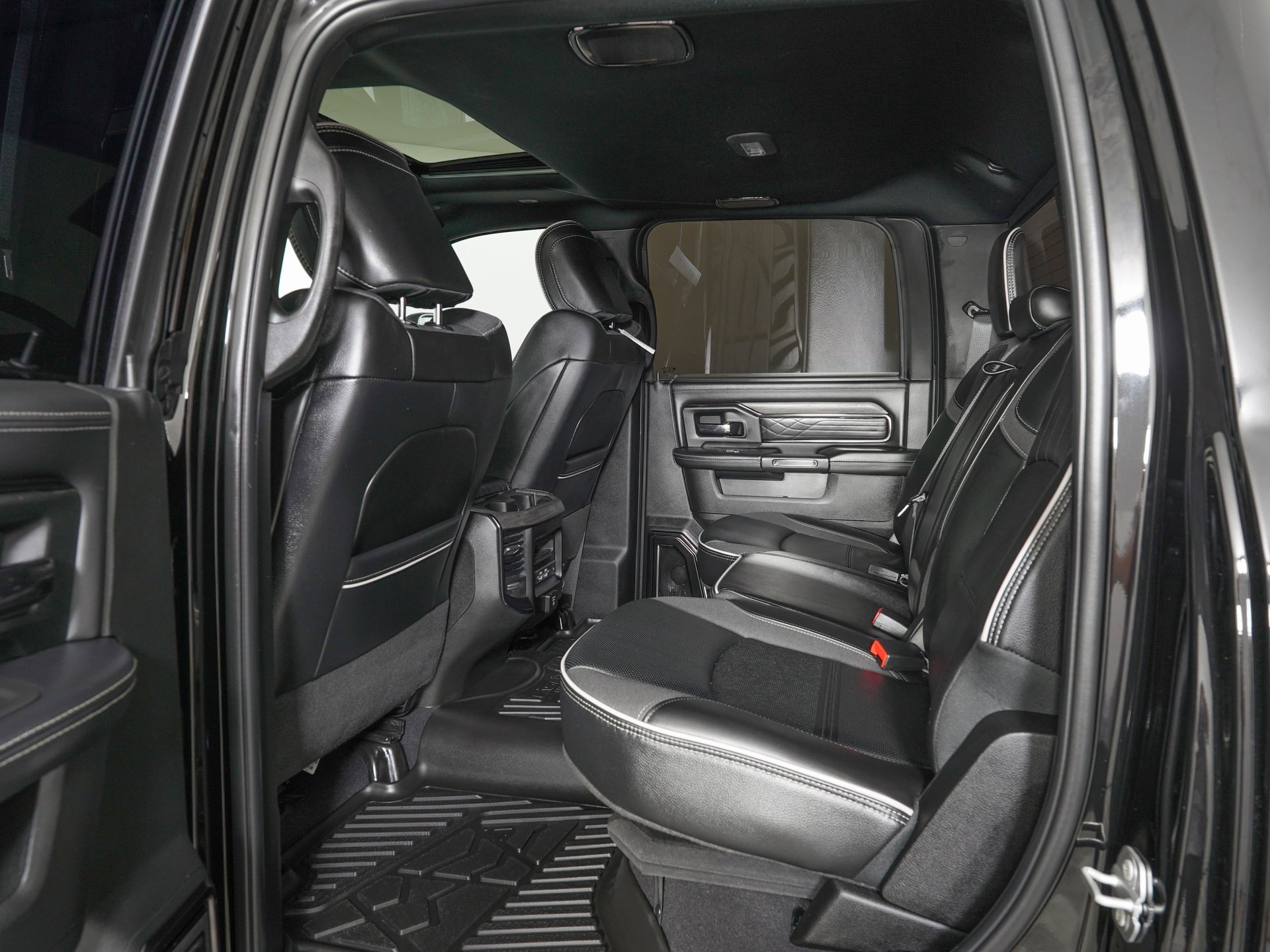 Used 2025 RAM 3500 Limited image 12