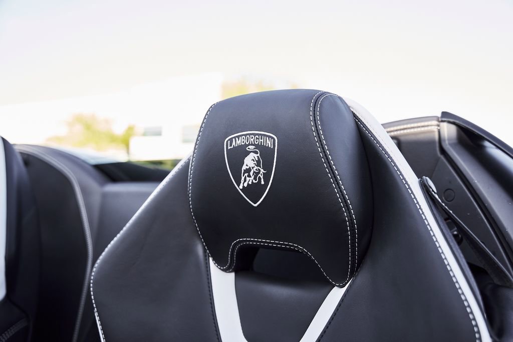 Used 2024 Lamborghini Huracan EVO image 44