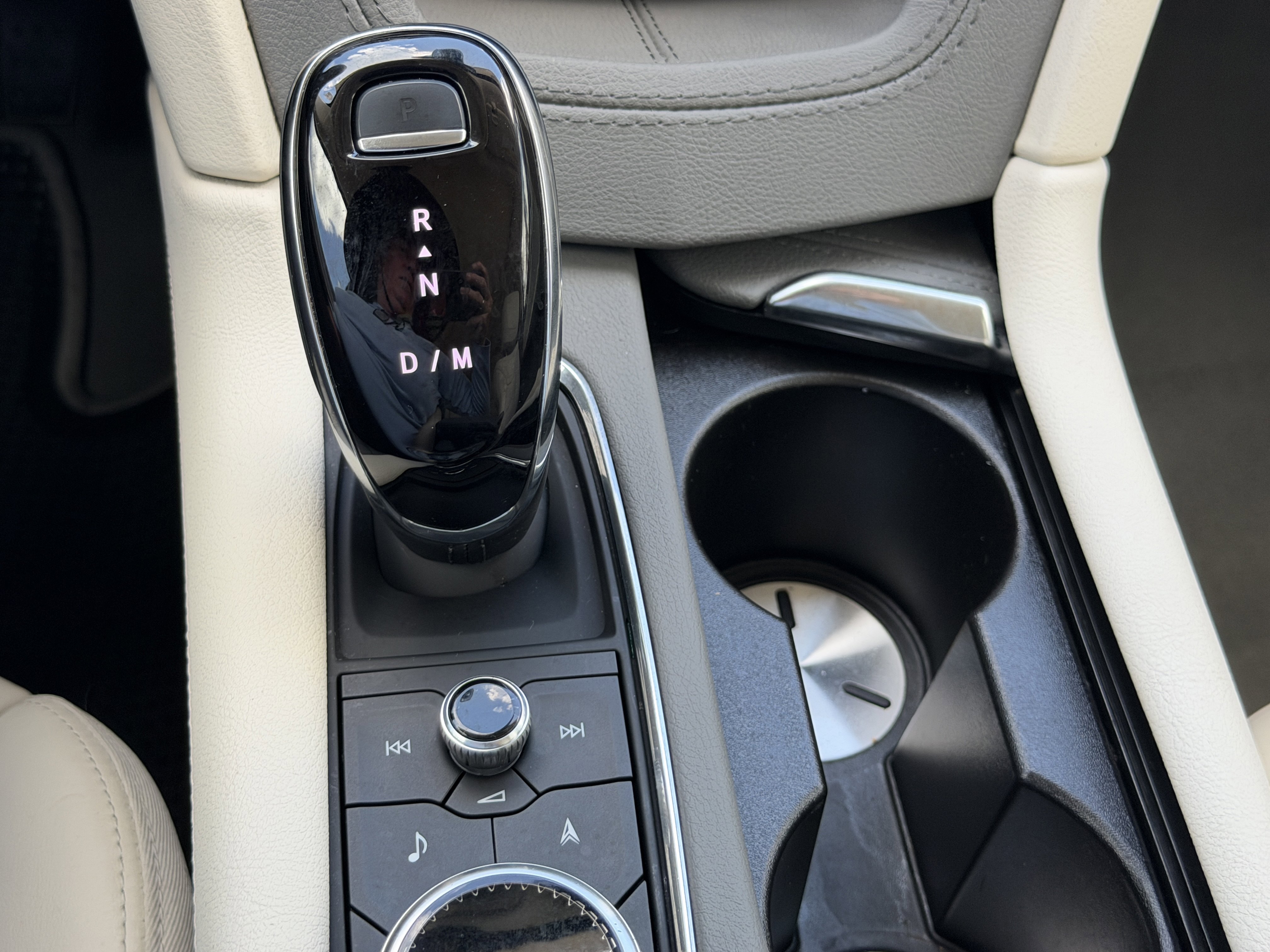 Certified 2023 Cadillac XT5 Premium Luxury FWD image 26