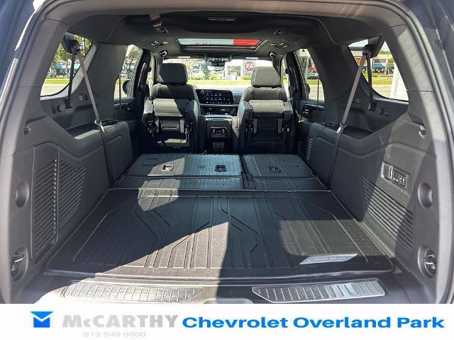 New 2026 Chevrolet Suburban RST w/ Advanced Technology Package AWD/4WD image 25