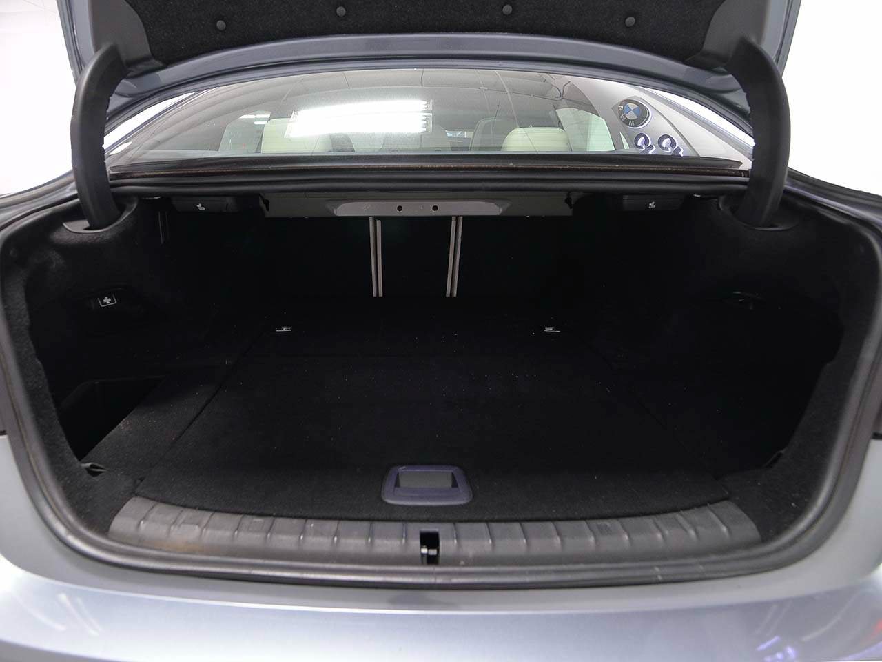 Used 2018 BMW 530e RWD image 12