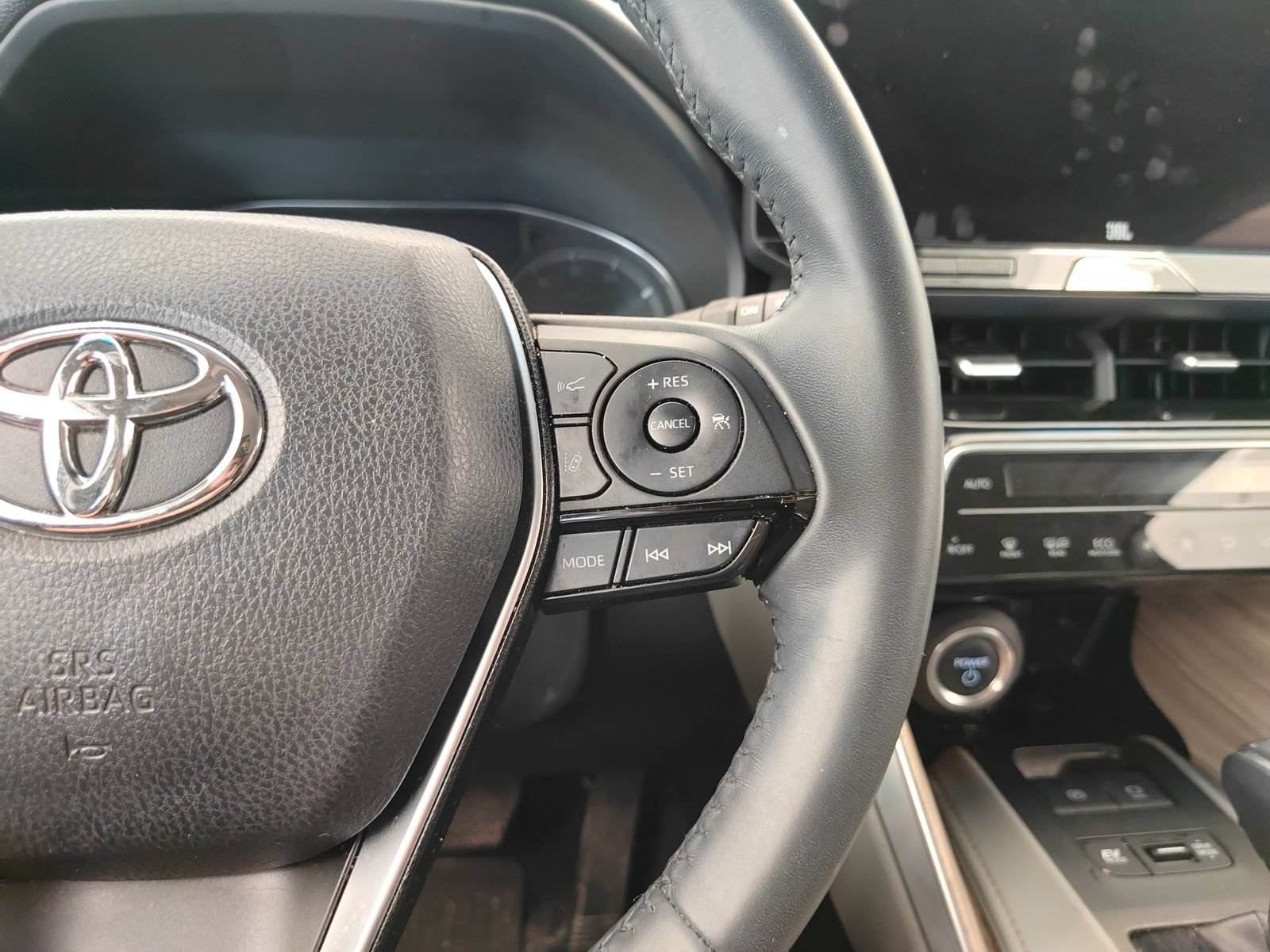 Used 2023 Toyota Venza XLE AWD/4WD image 13