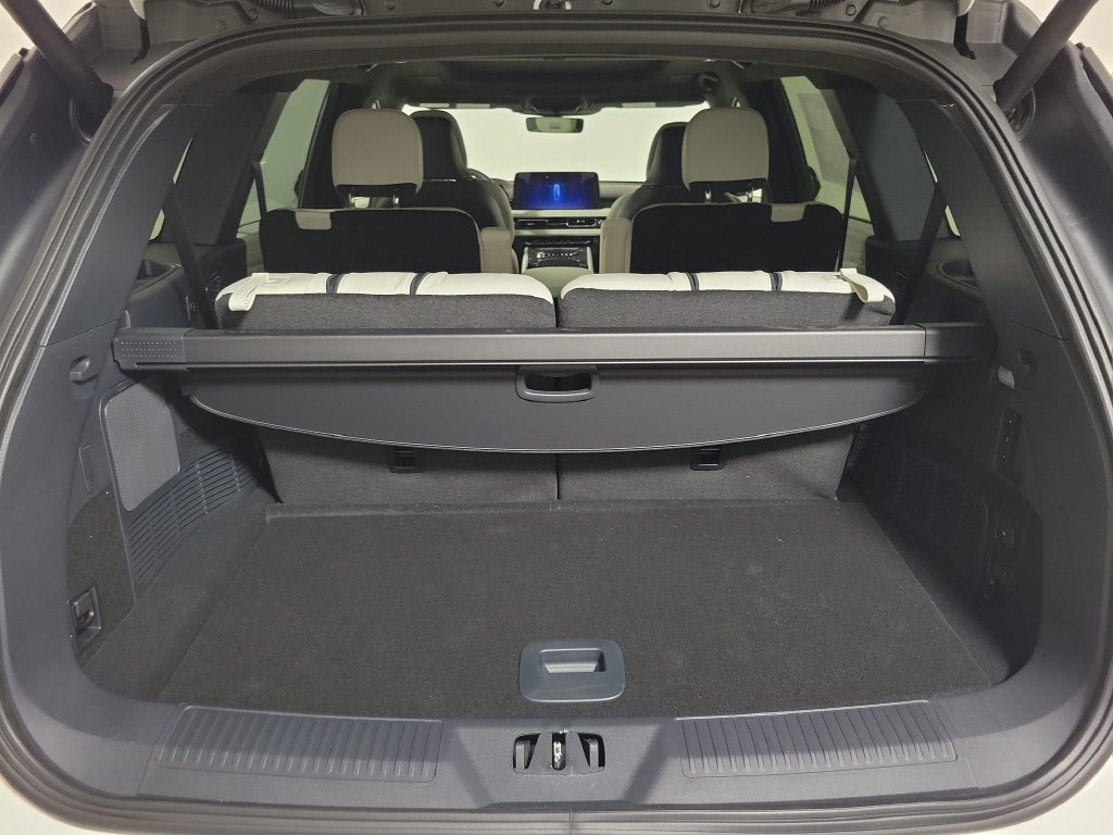 New 2026 Lincoln Aviator Black Label w/ Black Label Special Edition AWD/4WD image 6