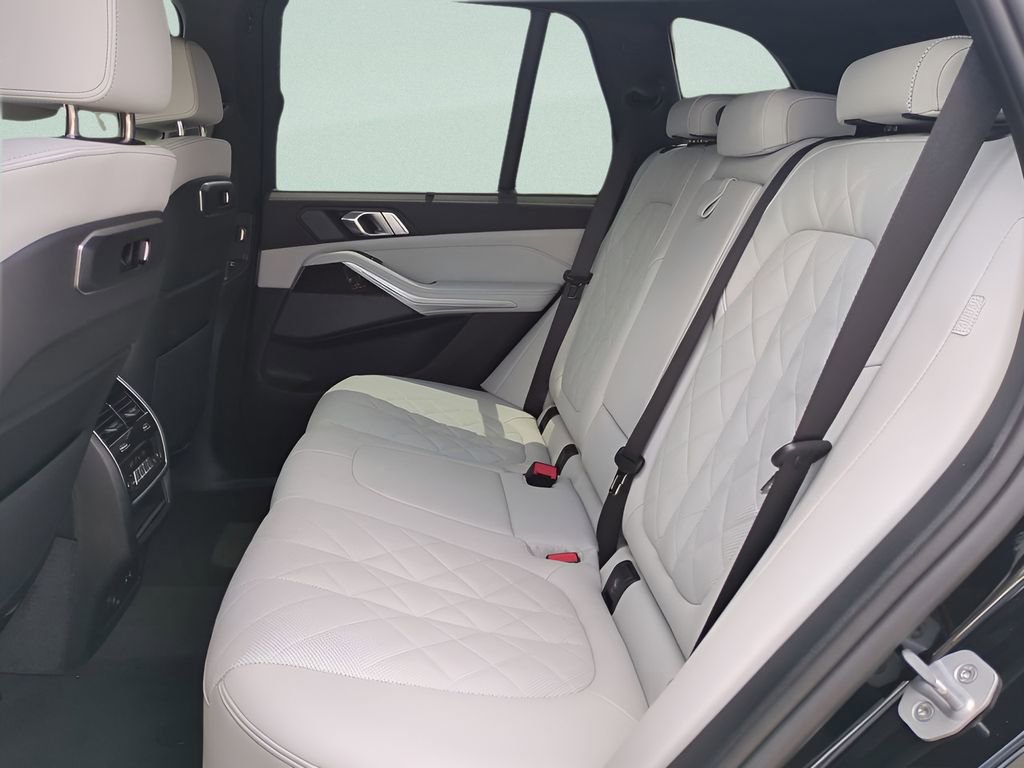 New 2026 BMW X5 sDrive40i w/ M Sport Package image 13