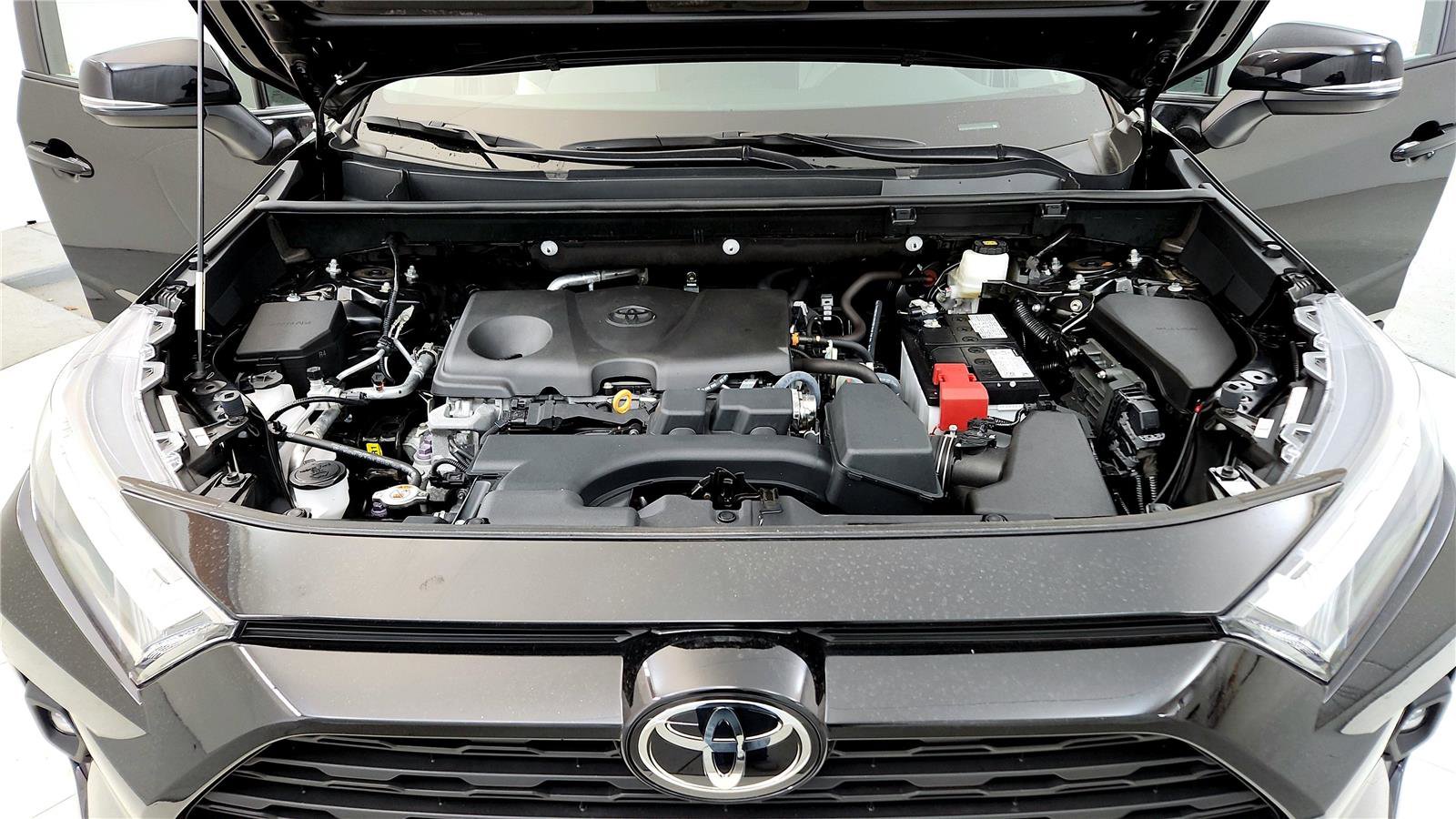 Used 2023 Toyota RAV4 XLE Premium image 23