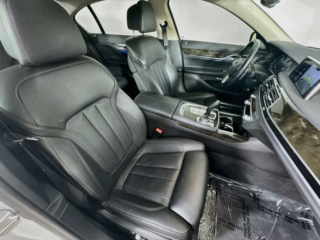 Used 2018 BMW 750i xDrive AWD/4WD image 31