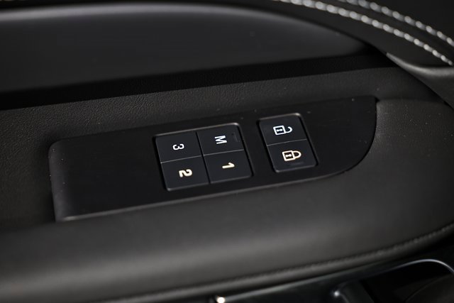 New 2025 Land Rover Discovery Metropolitan Edition image 20