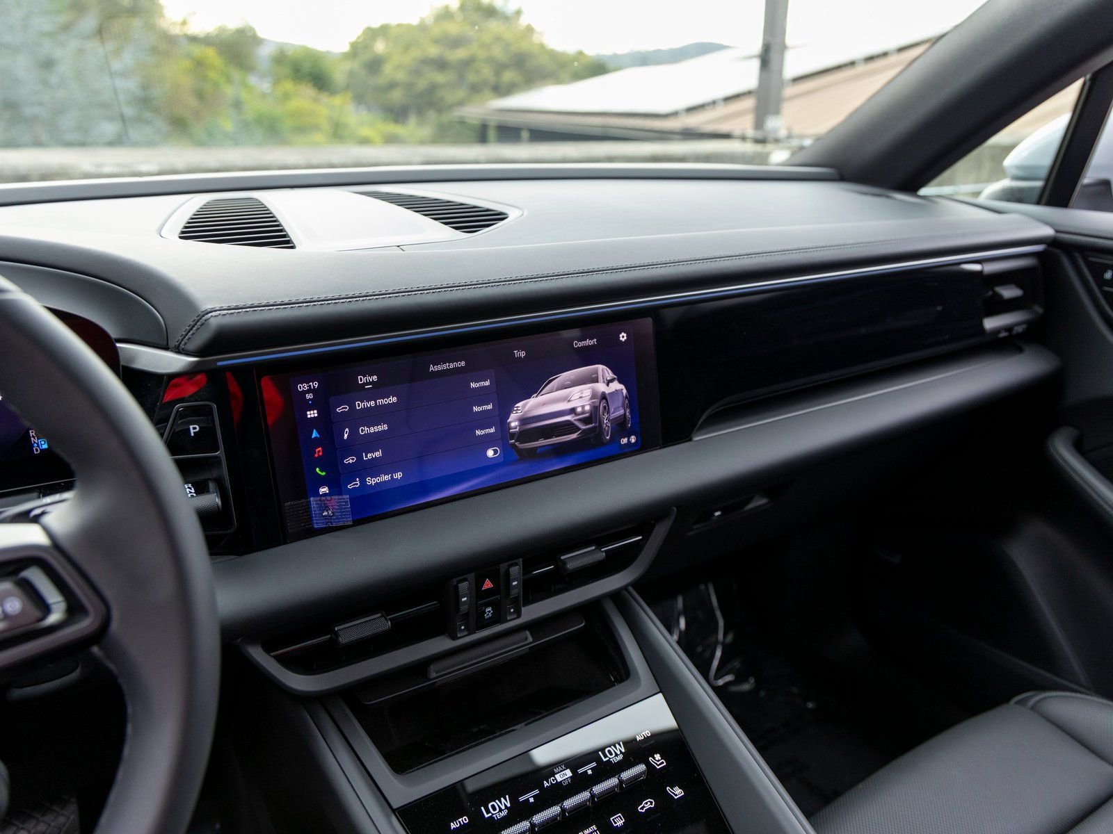 New 2025 Porsche Macan Electric image 34