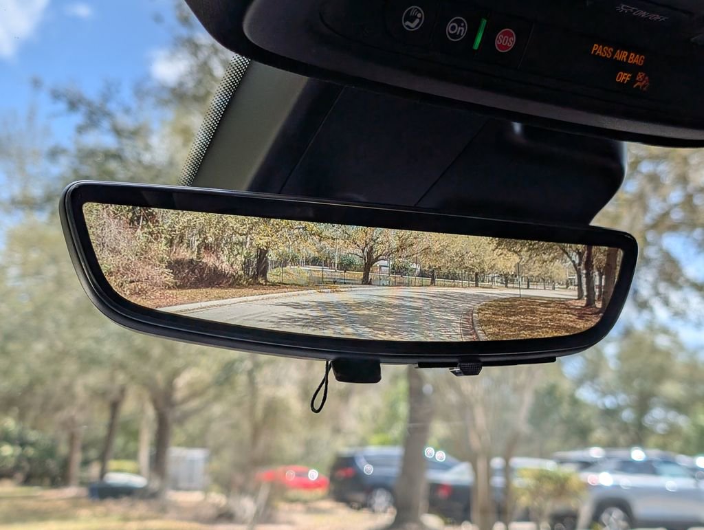 Used 2022 Cadillac XT4 Premium Luxury w/ Enhanced Visibility Package image 33