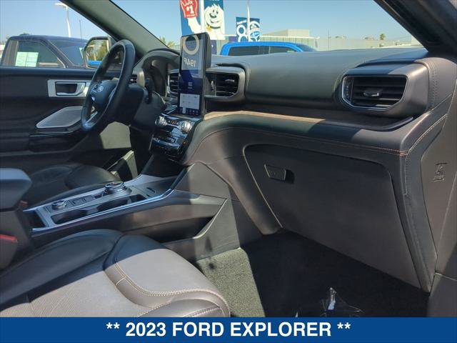 Certified 2023 Ford Explorer Platinum w/ Technology Package AWD/4WD image 22
