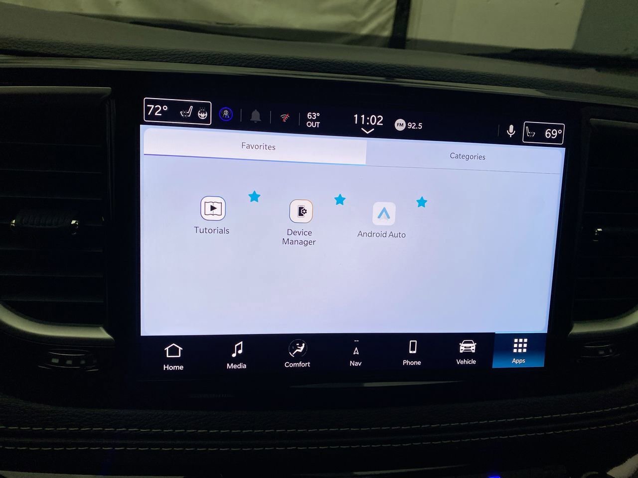 New 2027 Chrysler Pacifica Select w/ Family Tech Group AWD/4WD image 18