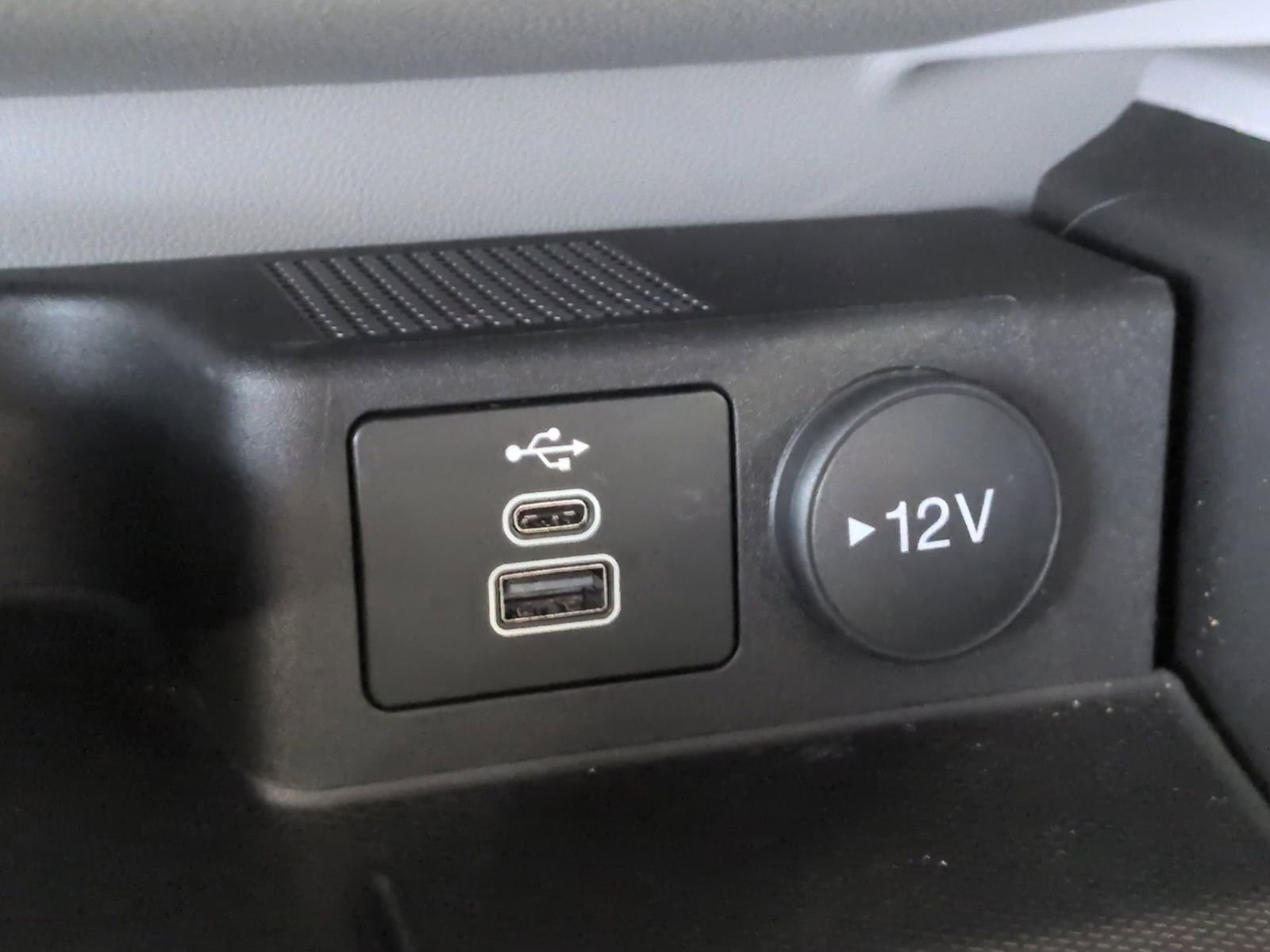 Certified 2025 Ford Escape SE FWD image 34