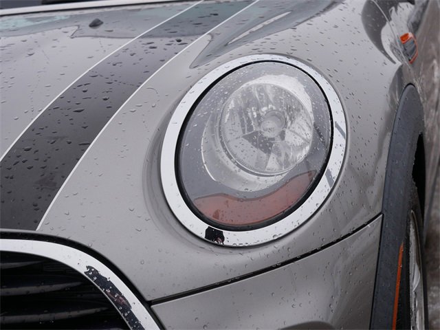 Used 2018 MINI Cooper 2-Door Hardtop w/ Cold Weather Package image 9