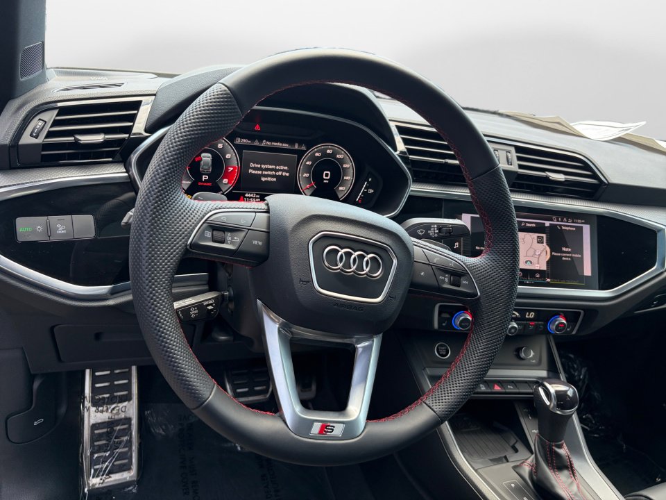 Used 2025 Audi Q3 2.0T Premium Plus w/ Premium Plus Package AWD/4WD image 10
