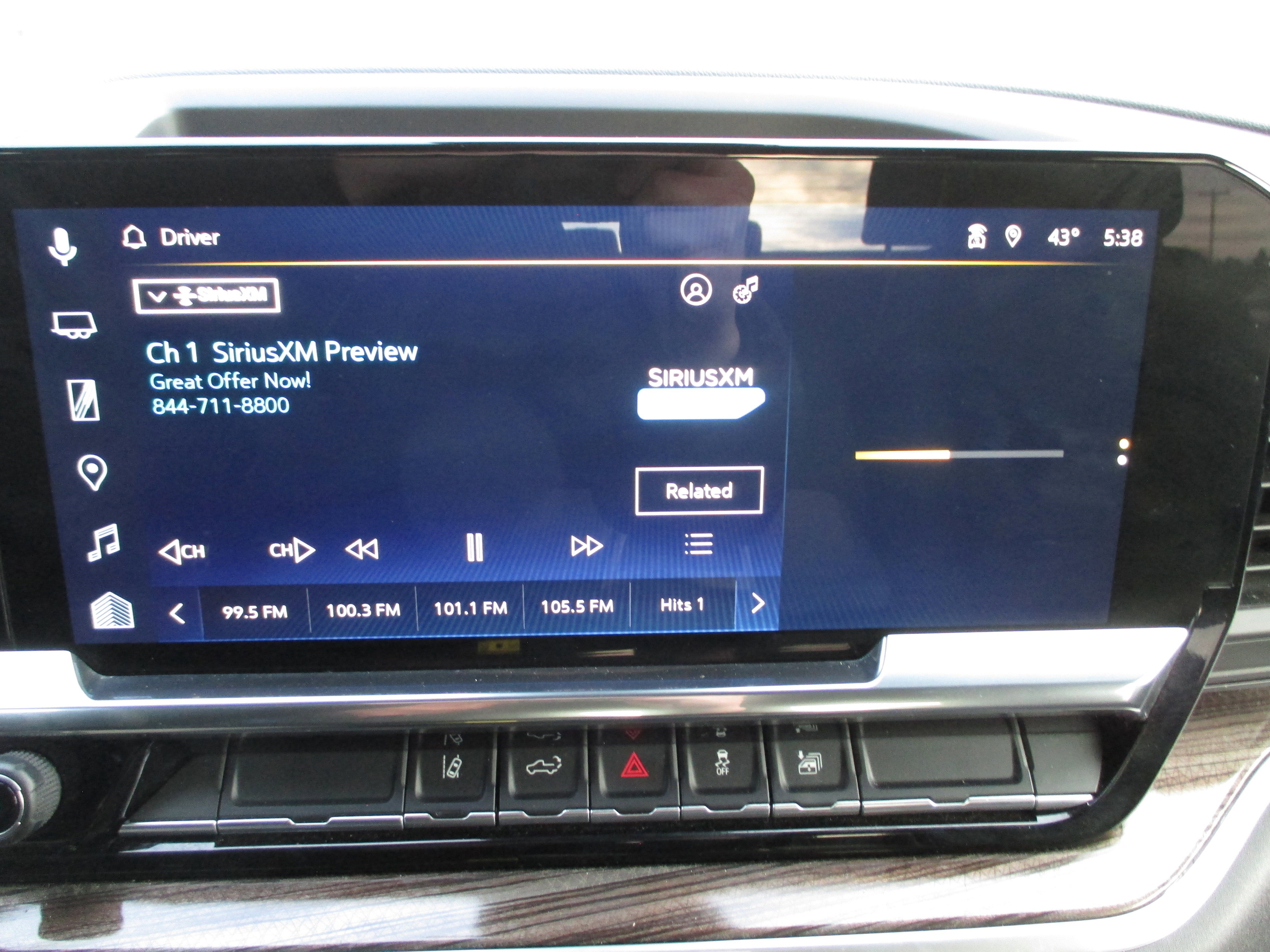 Used 2025 Chevrolet Silverado 2500 LT w/ Convenience Package image 16