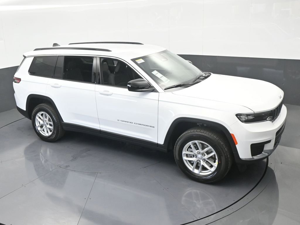 Used 2025 Jeep Grand Cherokee L Laredo image 42