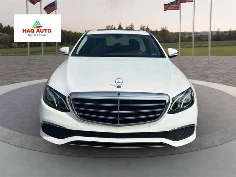 Used 2018 Mercedes-Benz E 300 4MATIC image 2