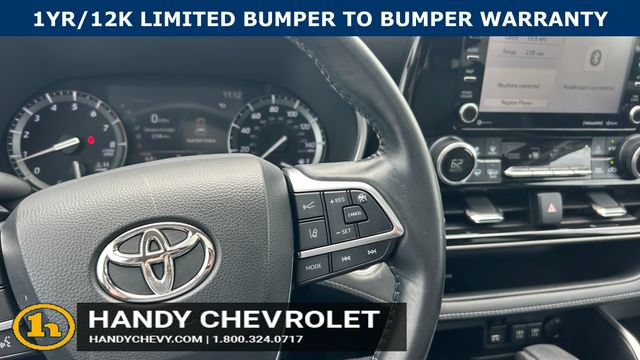 Used 2021 Toyota Highlander XLE AWD/4WD image 19