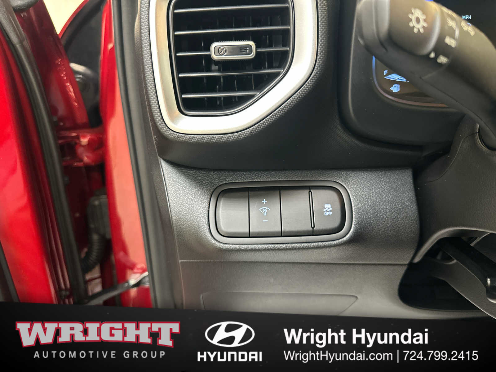 Certified 2025 Hyundai Venue SEL image 23