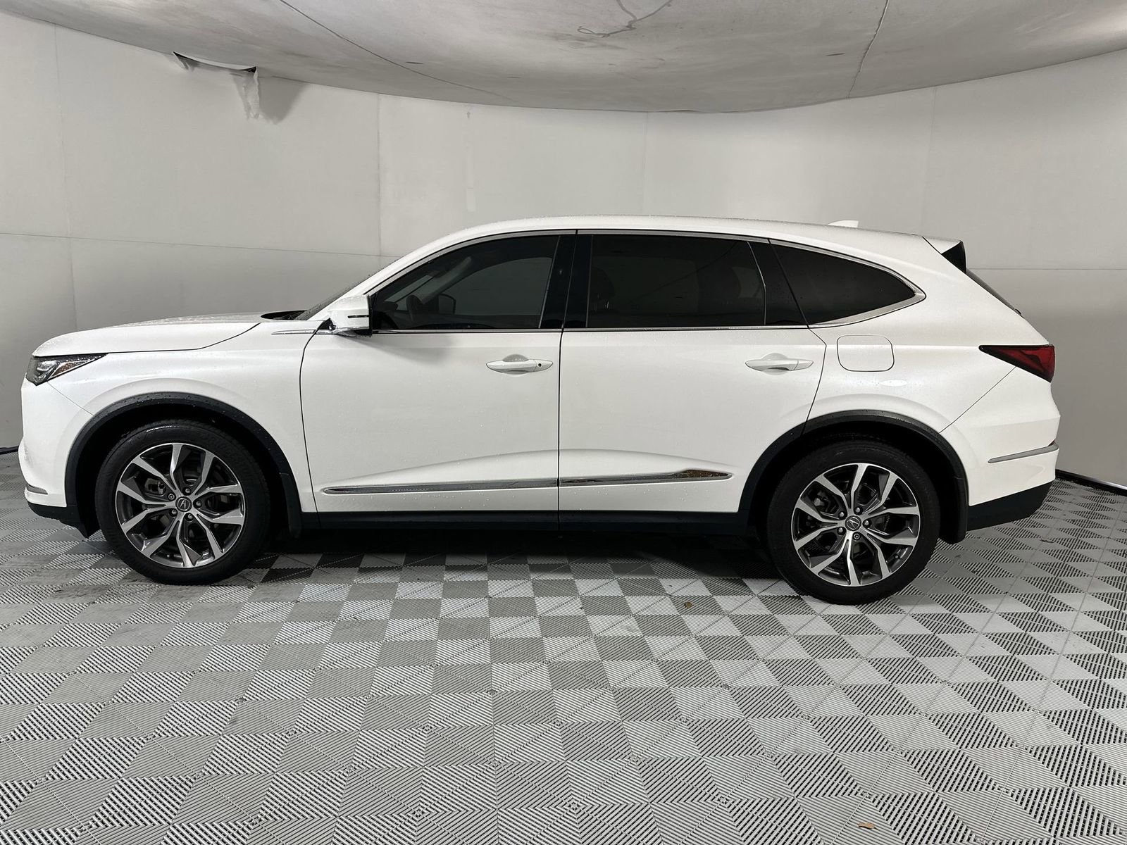 Used 2024 Acura MDX FWD w/ Technology Package image 5