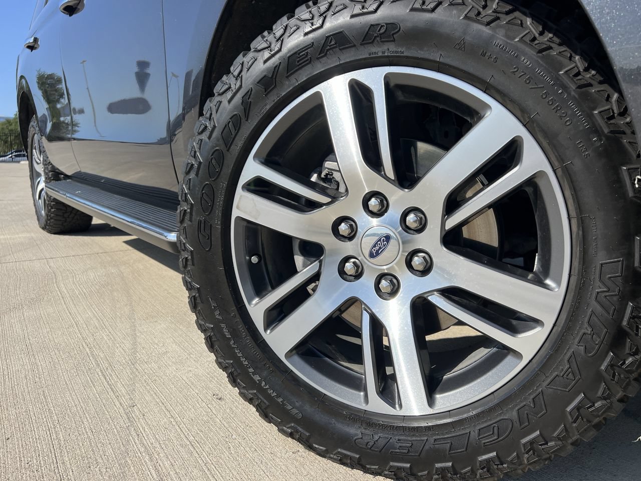 Used 2022 Ford Expedition Limited AWD/4WD image 6