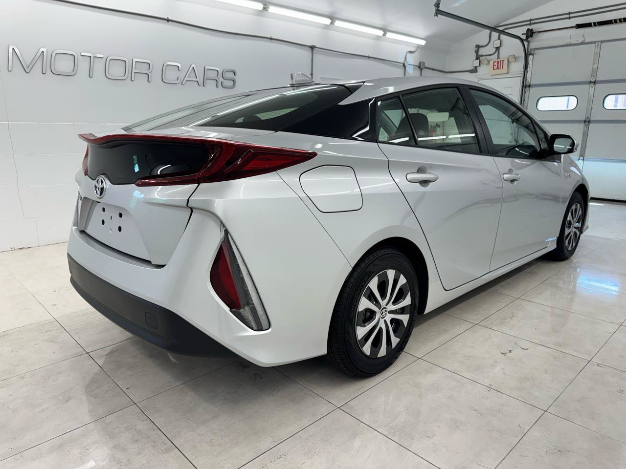 Used 2022 Toyota Prius Prime LE FWD image 5