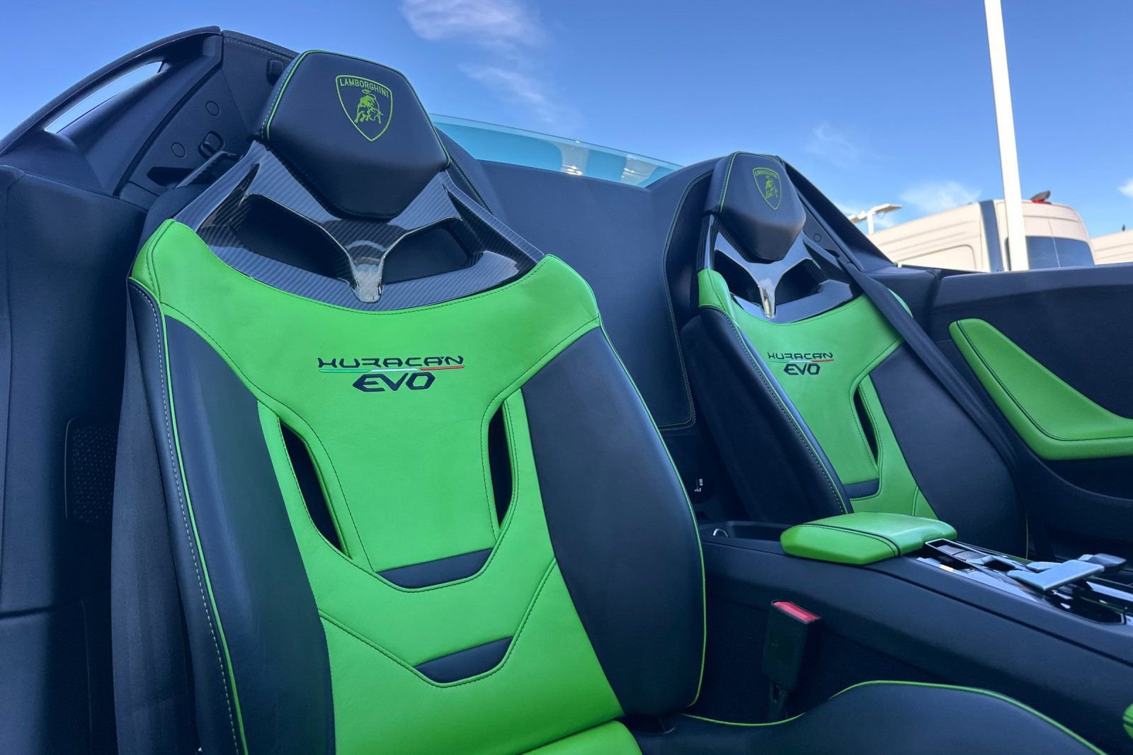 Used 2021 Lamborghini Huracan EVO image 10