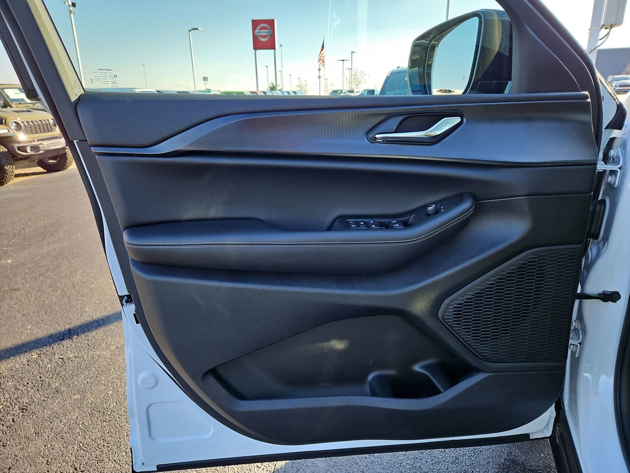 New 2025 Jeep Grand Cherokee L Altitude image 19