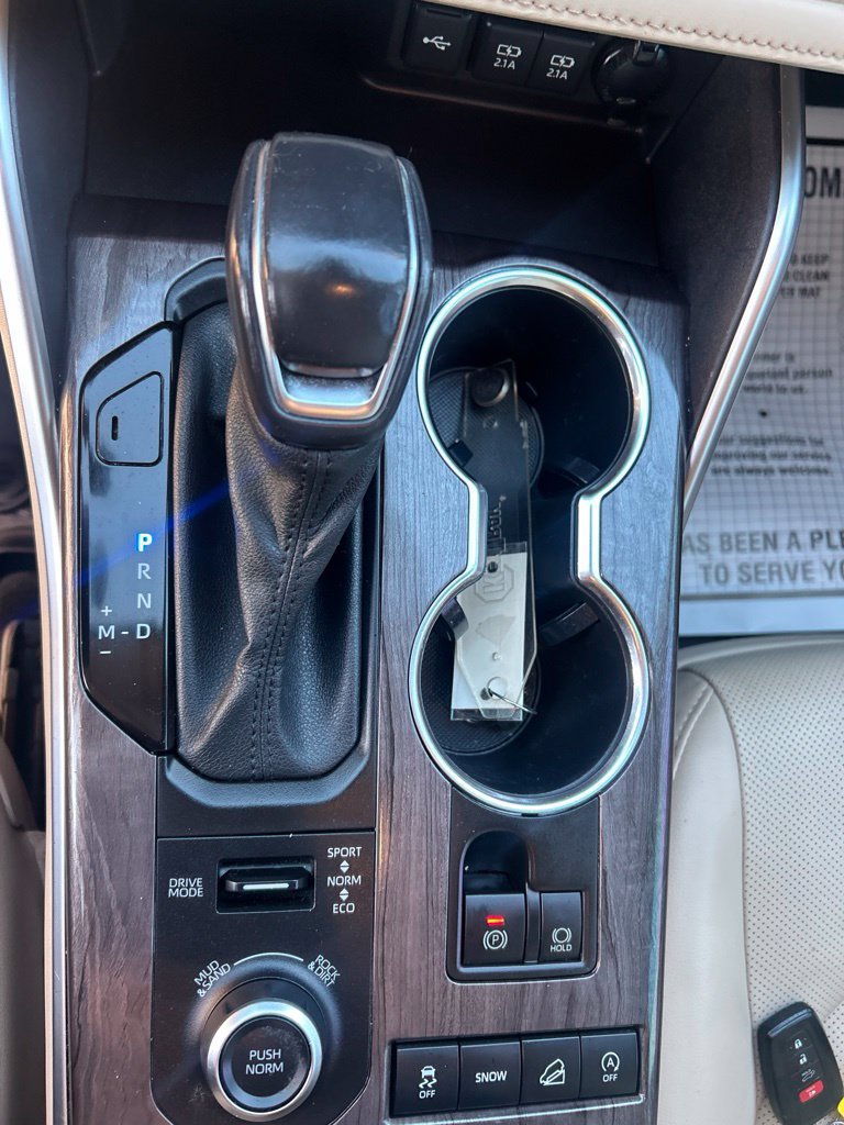 Used 2020 Toyota Highlander Limited AWD/4WD image 32