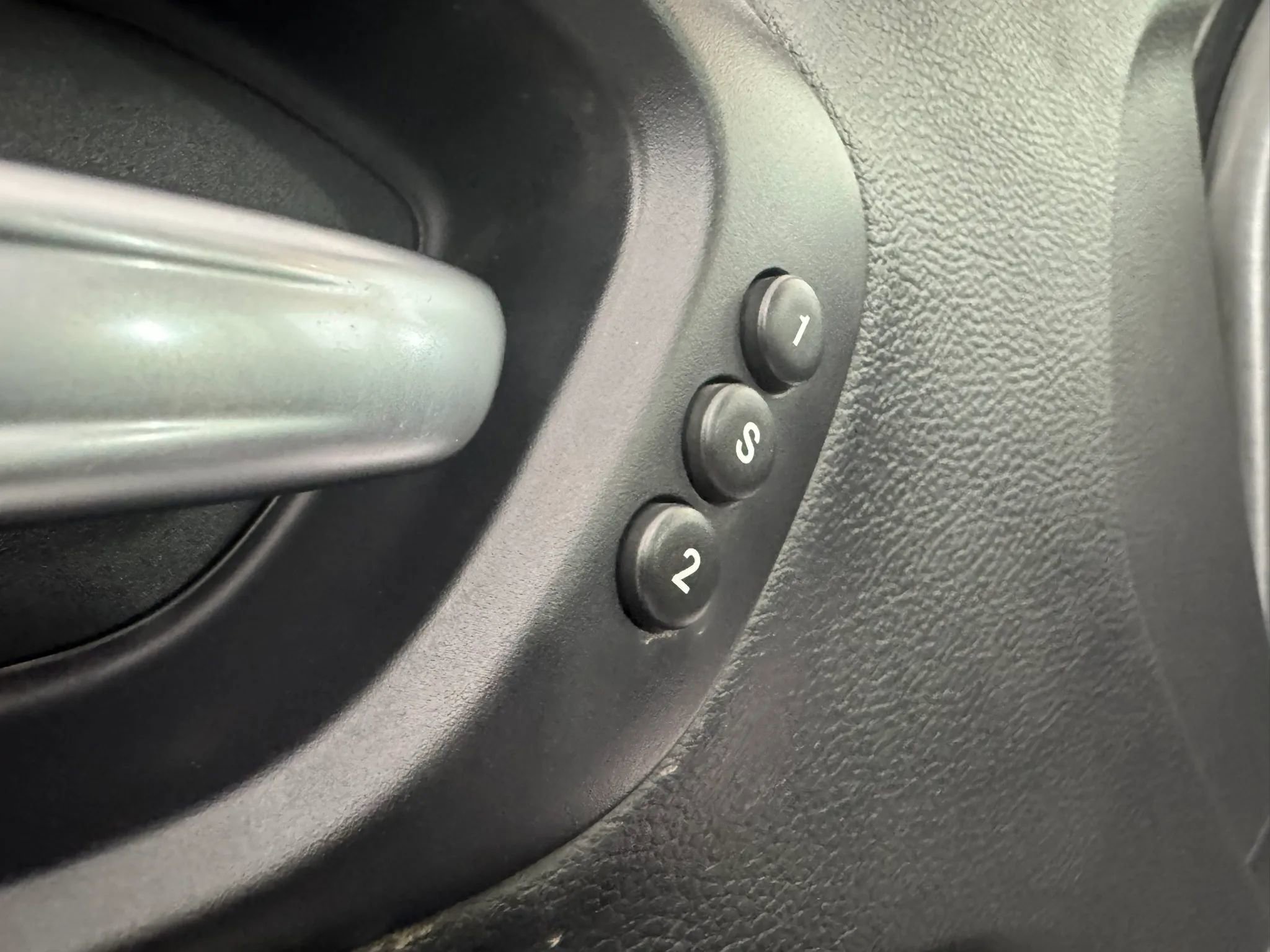 Used 2019 Jeep Cherokee Limited image 30