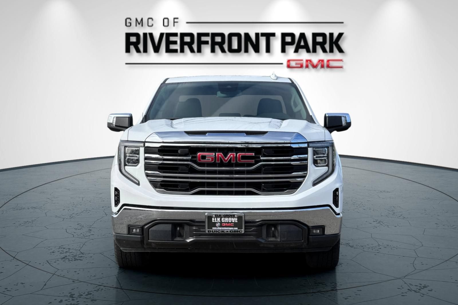 Used 2024 GMC Sierra 1500 SLT AWD/4WD image 8