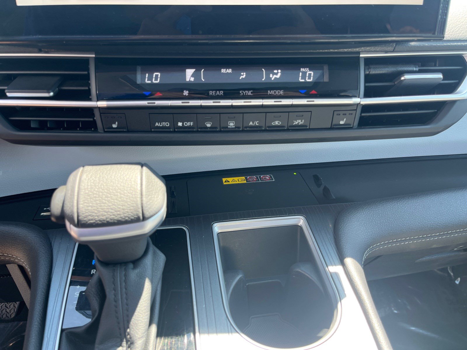 Certified 2026 Toyota Sienna XLE FWD image 19