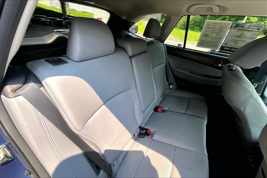 Used 2019 Subaru Outback 2.5i Limited AWD/4WD image 16