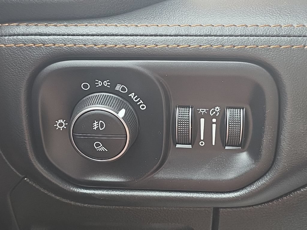Used 2022 RAM 1500 Limited w/ Body Color Bumper Group AWD/4WD image 29