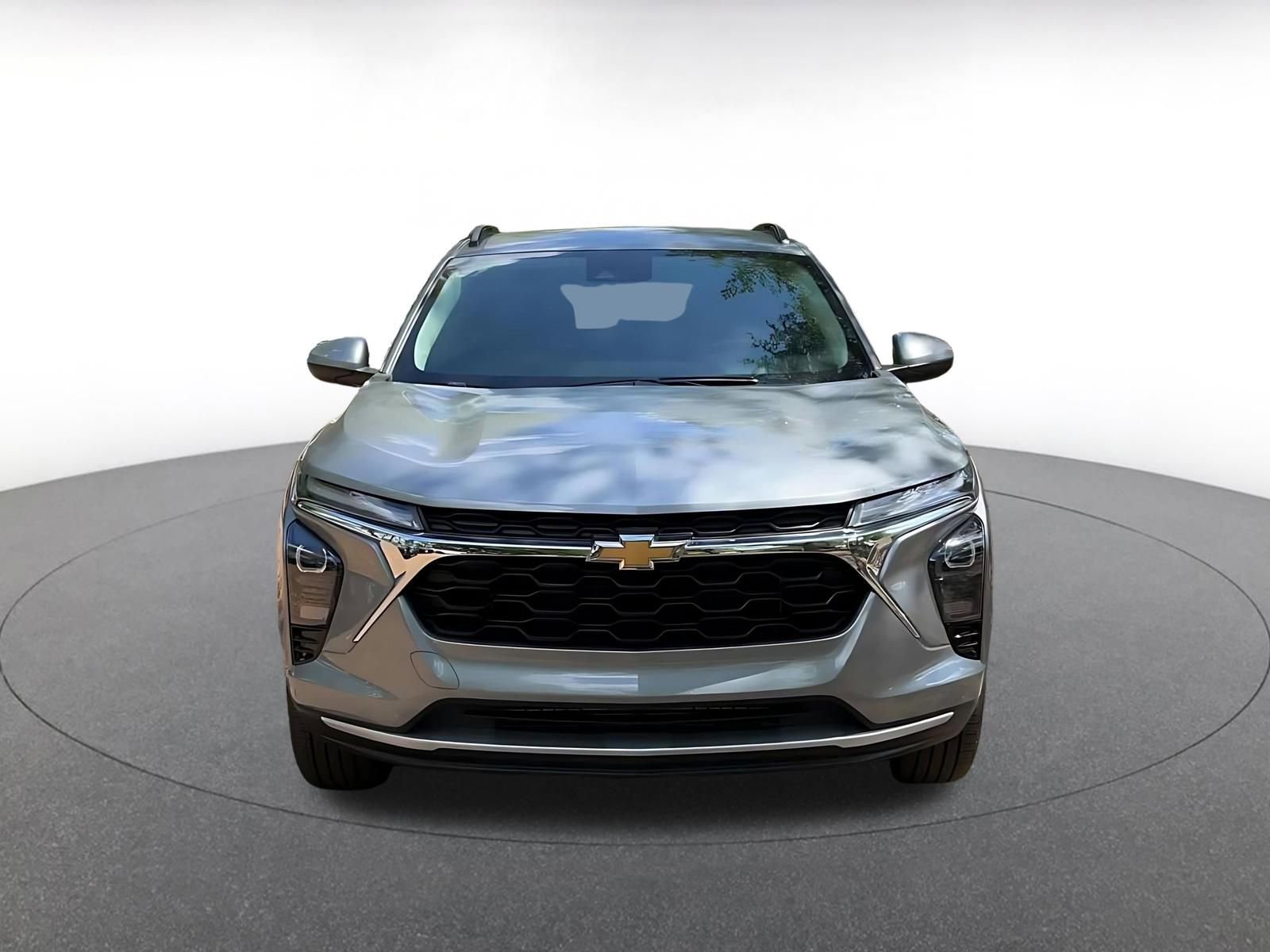 Used 2025 Chevrolet Trax LT w/ LT Convenience Package image 4