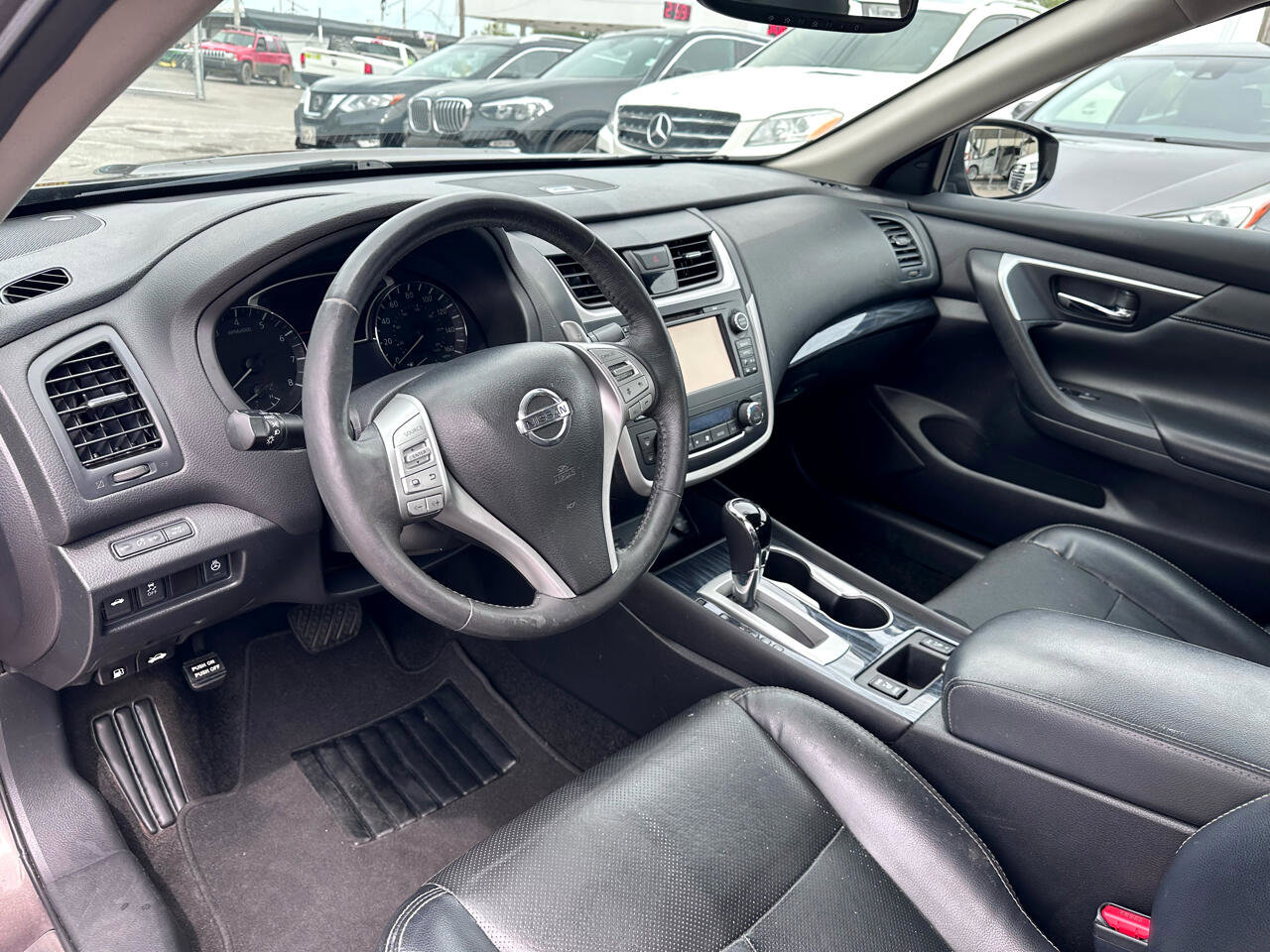 Used 2017 Nissan Altima 3.5 SL w/ 3.5SL Technology Package image 14
