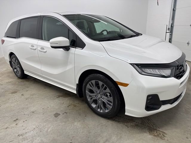Certified 2026 Honda Odyssey Touring image 3