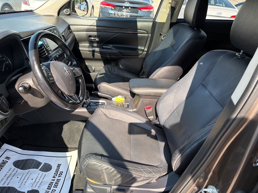 Used 2016 Mitsubishi Outlander SE FWD image 13