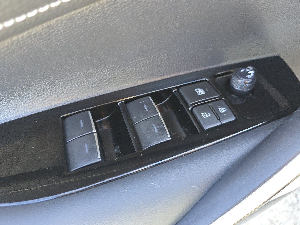 Used 2024 Toyota Corolla XSE FWD image 30
