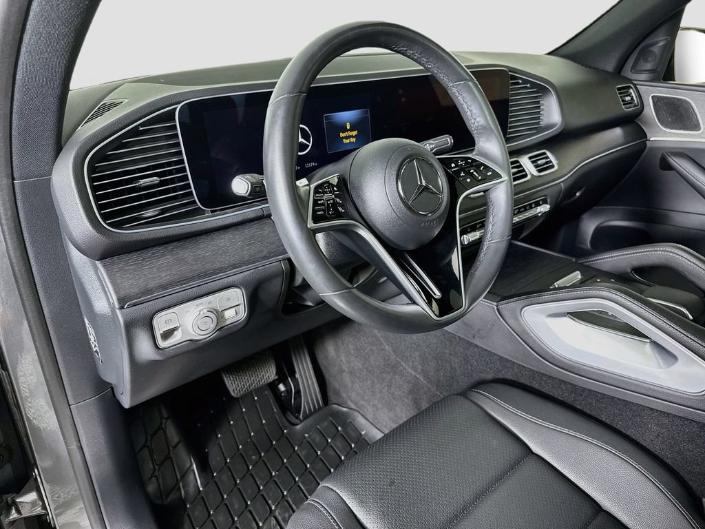 Used 2025 Mercedes-Benz GLE 450e 4MATIC w/ Winter Package image 9