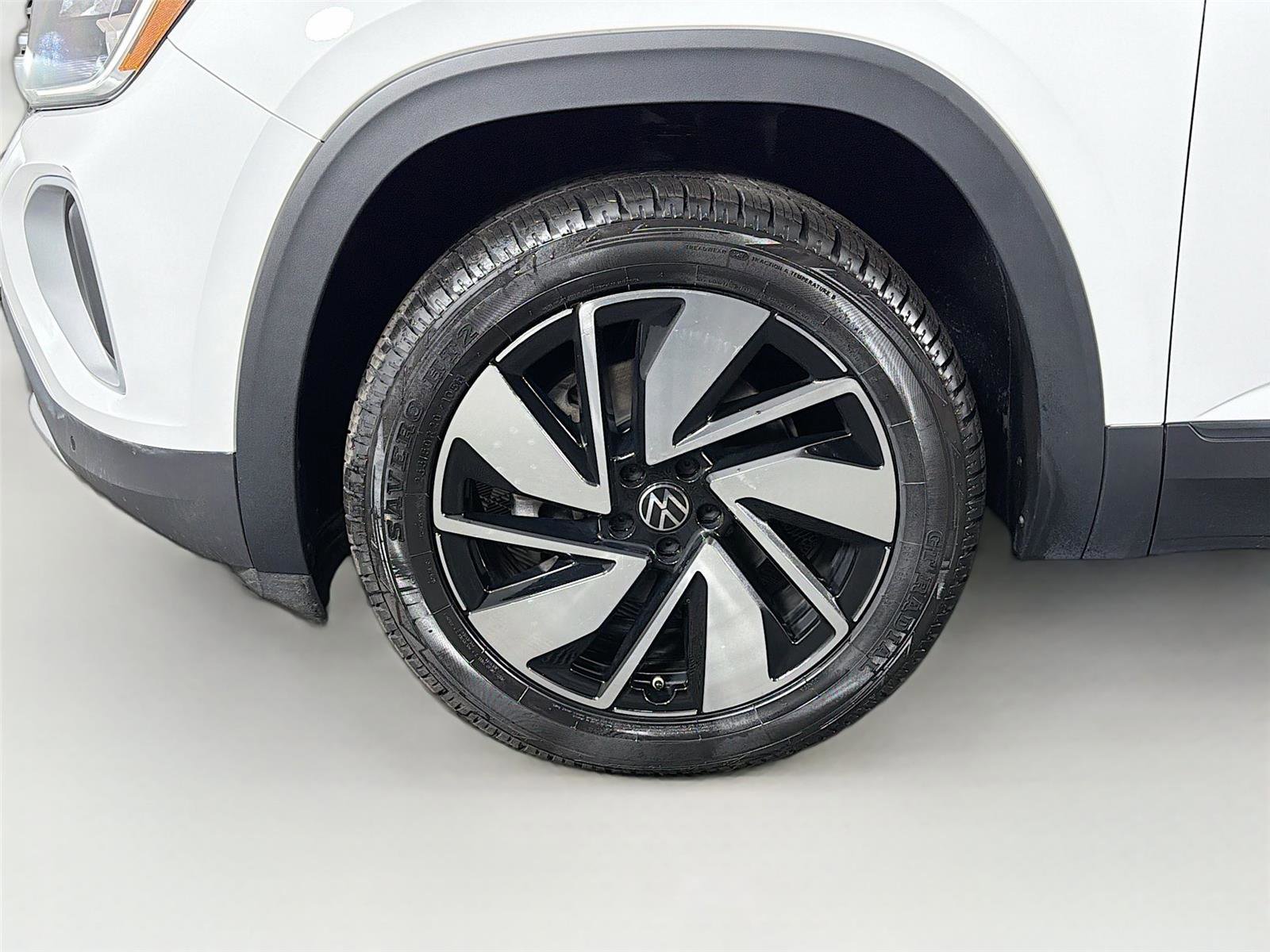 Used 2024 Volkswagen Atlas SE image 31