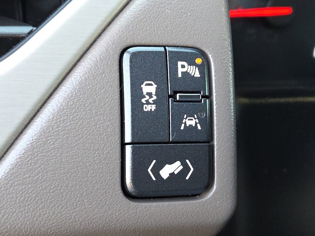 Used 2020 GMC Yukon Denali w/ Open Road Package image 27